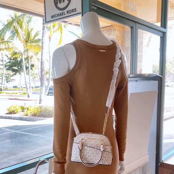 Michael Kors XS Dome Crossbody - Picture 11 of 11